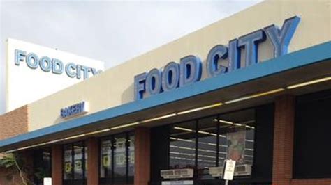 You may visit Food City immediately near the intersection of Halfmoon Decherd Road and Halfmoon Road, in Winchester, Tennessee. By car . Simply a 1 minute trip from Cowan Highway, Old Mill Road, Favre Circle or Veterans Memorial Drive (US-64); a 3 minute drive from Dinah Shore Boulevard, Modena Road and South College Street (US-64-Business); and a 8 minute drive time from Wilson Street and ... 
